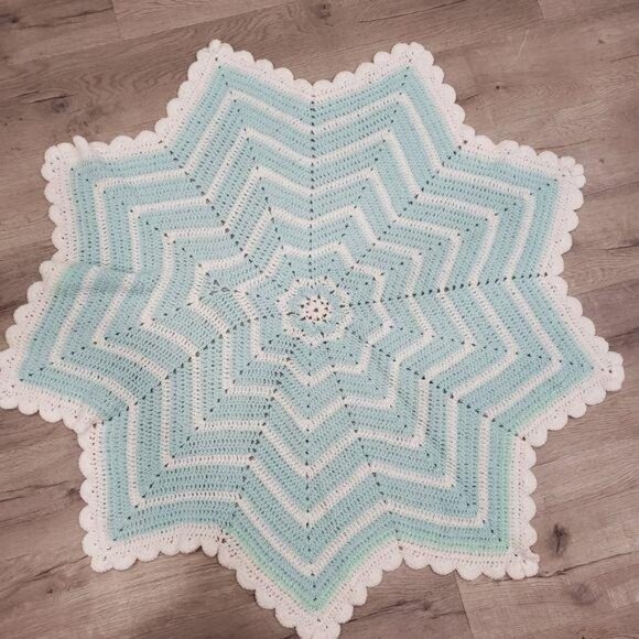 Handmade Crocheted Baby Blanket Star Pattern Soft Mint & White snowflake pattern - Picture 2 of 6